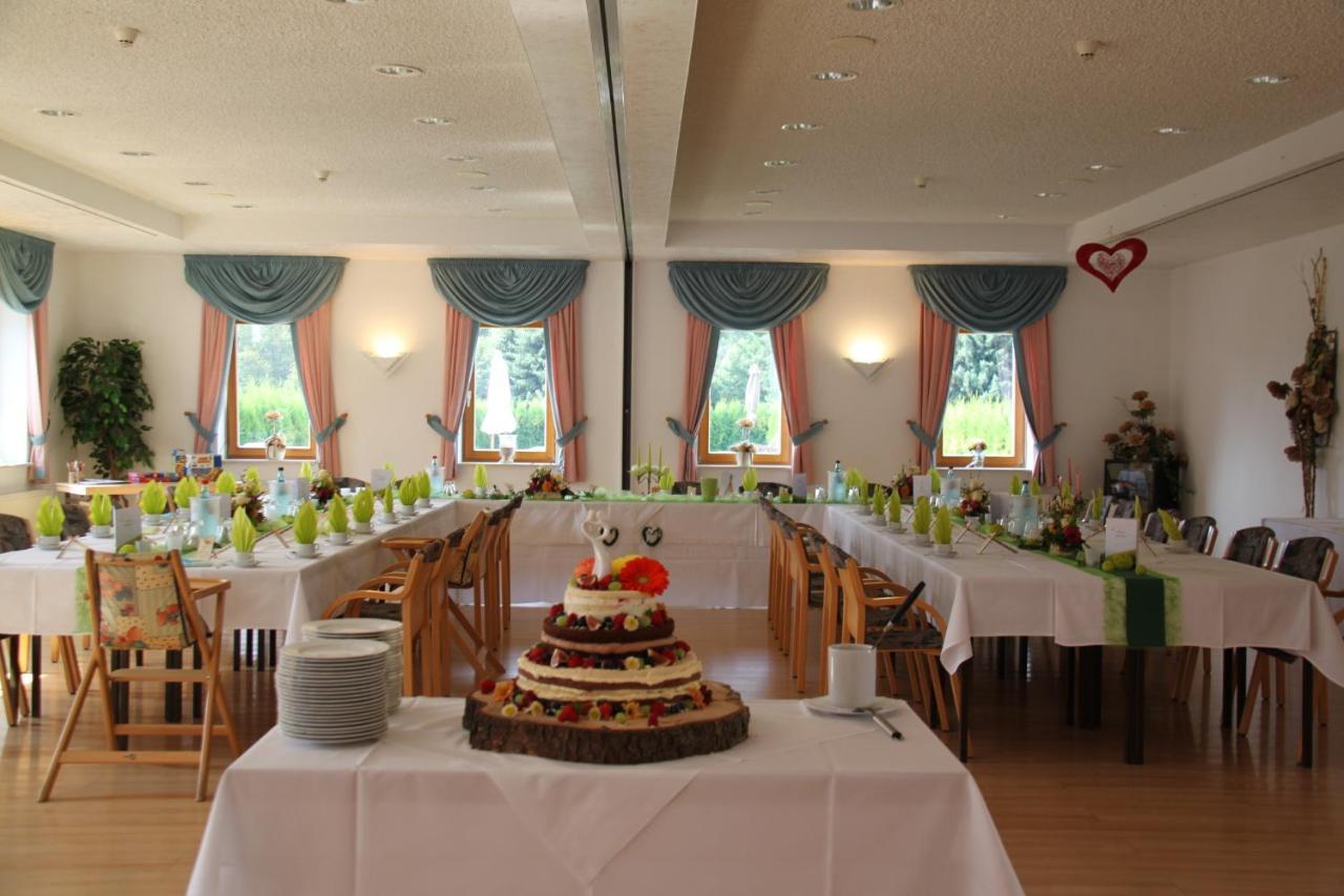 Naturhotel Lindenhof Rechenberg-Bienenmühle Esterno foto