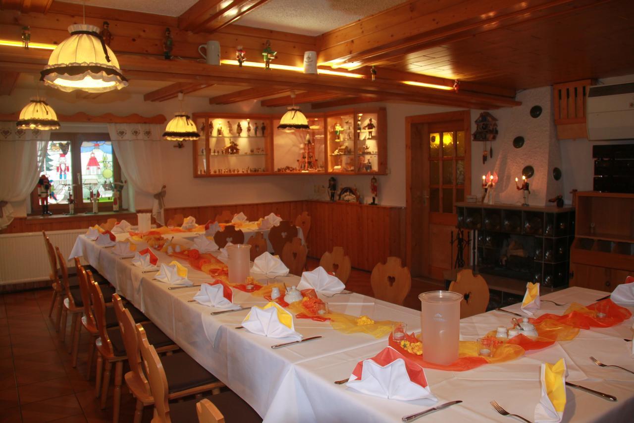 Naturhotel Lindenhof Rechenberg-Bienenmühle Esterno foto